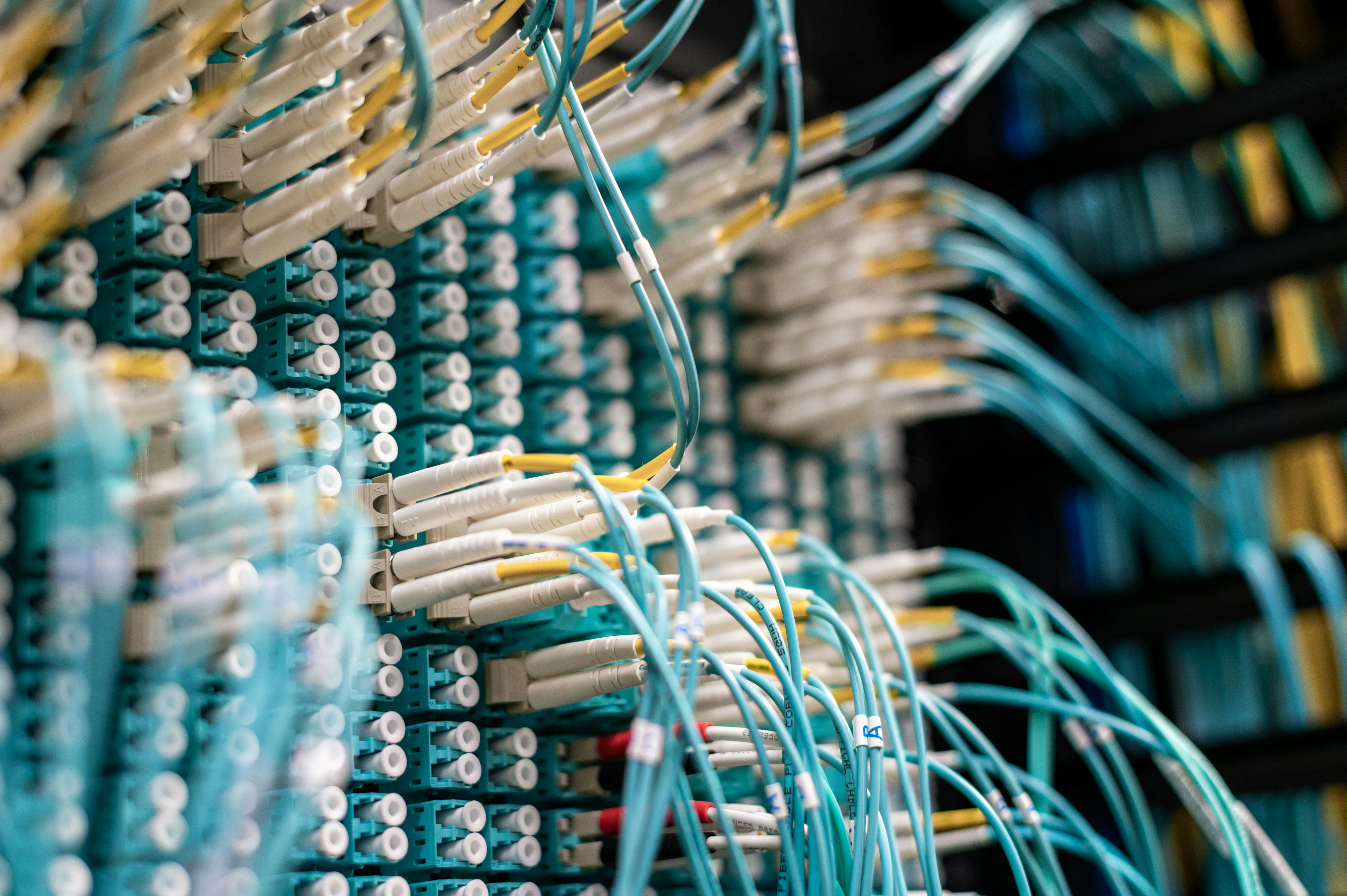 Fibre cable route and building infrastructure for Dubai office internet